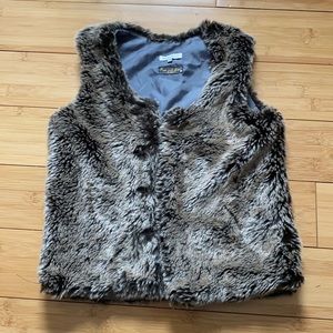 ADORABLE noppies fur vest